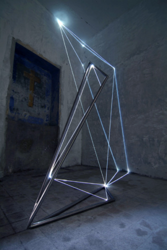 20 CARLO BERNARDINI, Light Catalyst 2005, stainless steel, optic fibers, feet h 18x14x11; Viterbo, S.Tommaso Church.