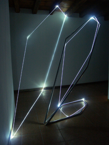 22 CARLO BERNARDINI, Light Catalyst 2006, stainless steel, optic fibers, feet h 9x14x7. Mirano (VE), Barchessa di Villa Donà delle Rose.