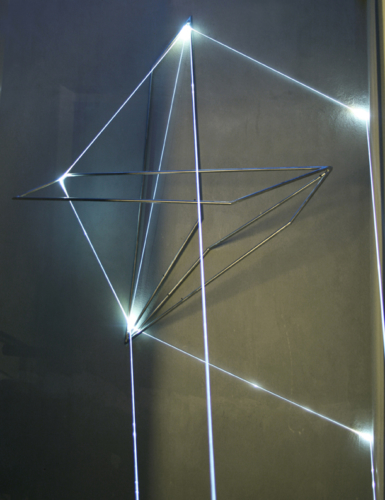 06 Carlo Bernardini, The Corner’s Revenge  2011, optic fibres, stainless steele (part.) feet h 66x11x14; MACRO Museo d'Arte Contemporanea di Roma.