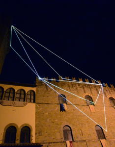 28 Carlo Bernardini Il respiro del vuoto, 2014 Fibra ottica, mt h 35 x 20 x 8. Icastica 2014, Piazza della Libertà, Arezzo
