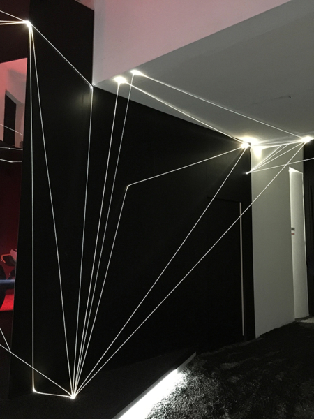 Carlo Bernardini, Energy Zone by Hyundai. Installazione ambientale in fibra ottica, dimensione ambiente. Salone del Mobile 2018. Opificio 31, Milano